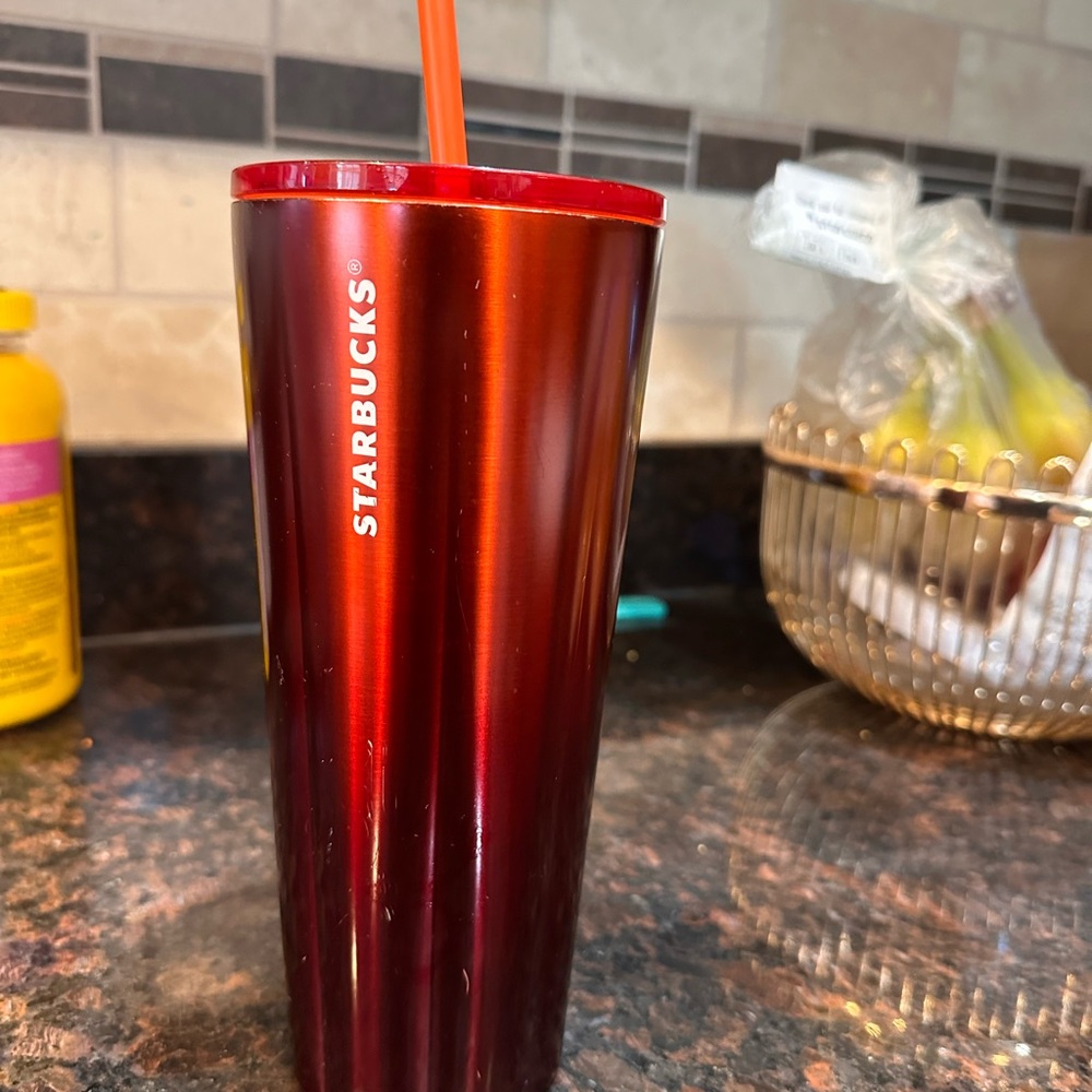 Starbucks 2020 Limited Edition Scalloped Red 24oz Tumbler cup